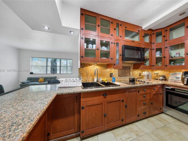 1289 Marseille Dr , Unit 45, Miami Beach, FL 33141