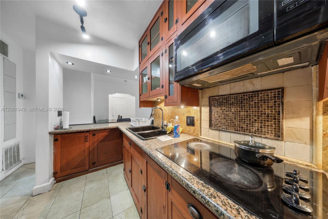 1289 Marseille Dr , Unit 45, Miami Beach, FL 33141 Photo