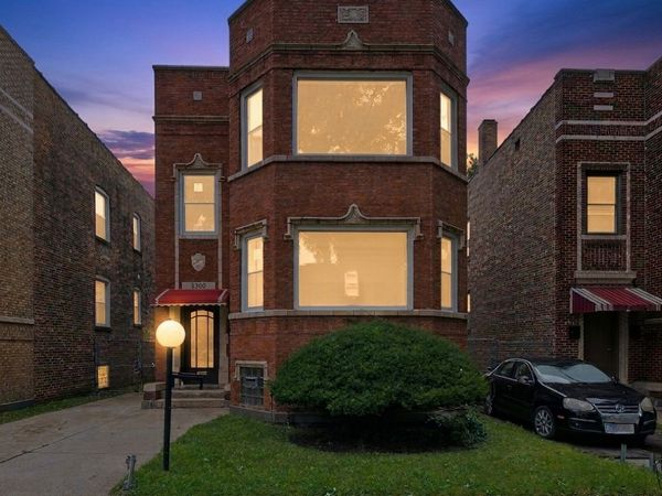 8718 S Kingston Avenue SE, Chicago, IL 60617