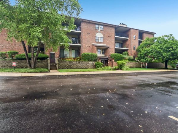 720 Weidner Road, Unit 200, Buffalo Grove, IL 60089