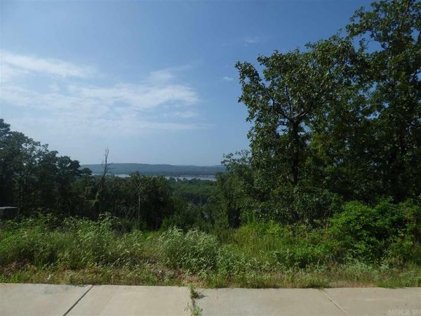173 Manitou Drive , Maumelle, AR 72113