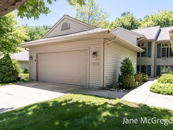 753 Tournament Circle, Muskegon, MI 49444
