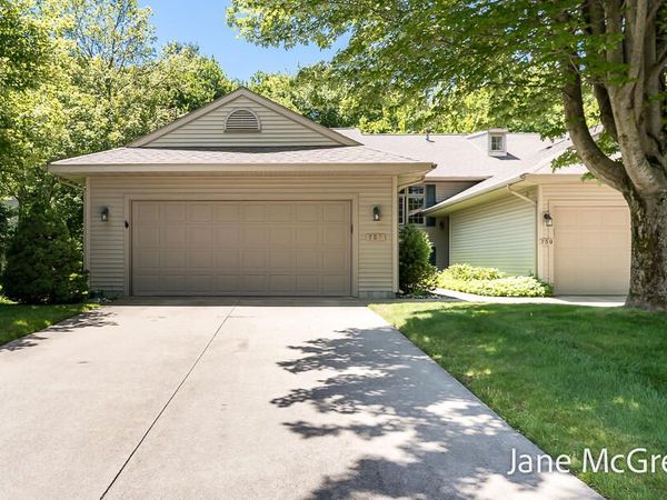 753 Tournament Circle, Muskegon, MI 49444