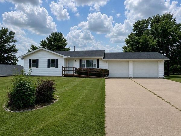 103 Valley West Drive, Mount Ayr, IA 50854
