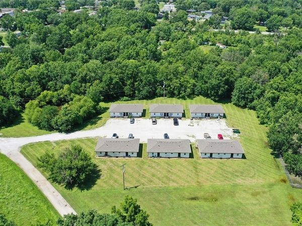 300 Oak Street, Freeman, MO 64746