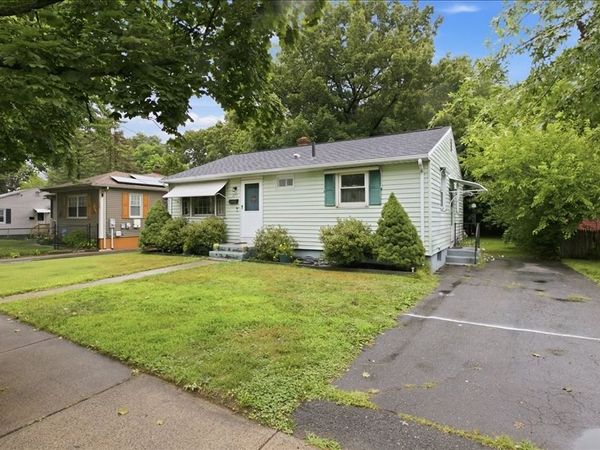 235 Pasco Rd, Springfield, MA 01151