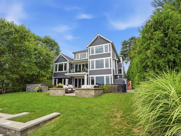 8303 Hilton Road, Brighton Township, Mi 48114