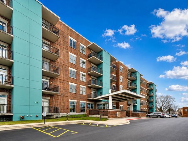 9355 W Irving Park Road, Unit 509, Schiller Park, IL 60176