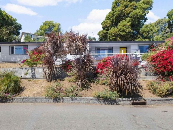 8019 Sterling Dr, Oakland, CA 94605