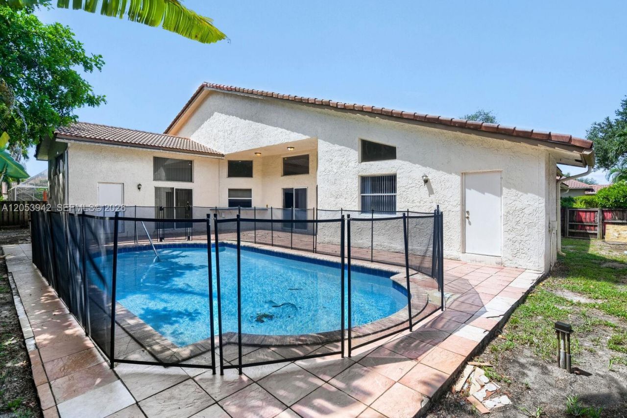 4433 NW 67th Ave, Coral Springs, FL 33067 Photo