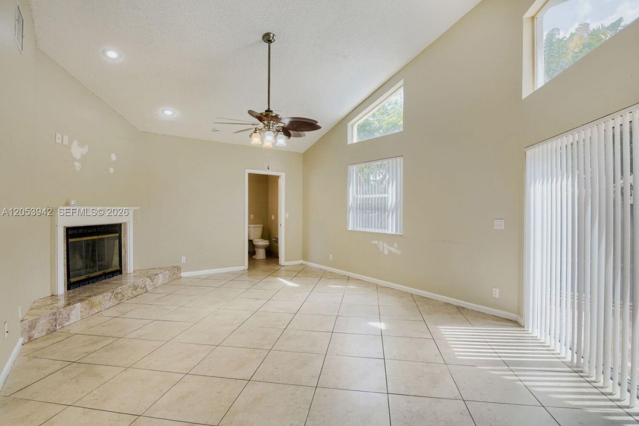 4433 NW 67th Ave, Coral Springs, FL 33067 Photo