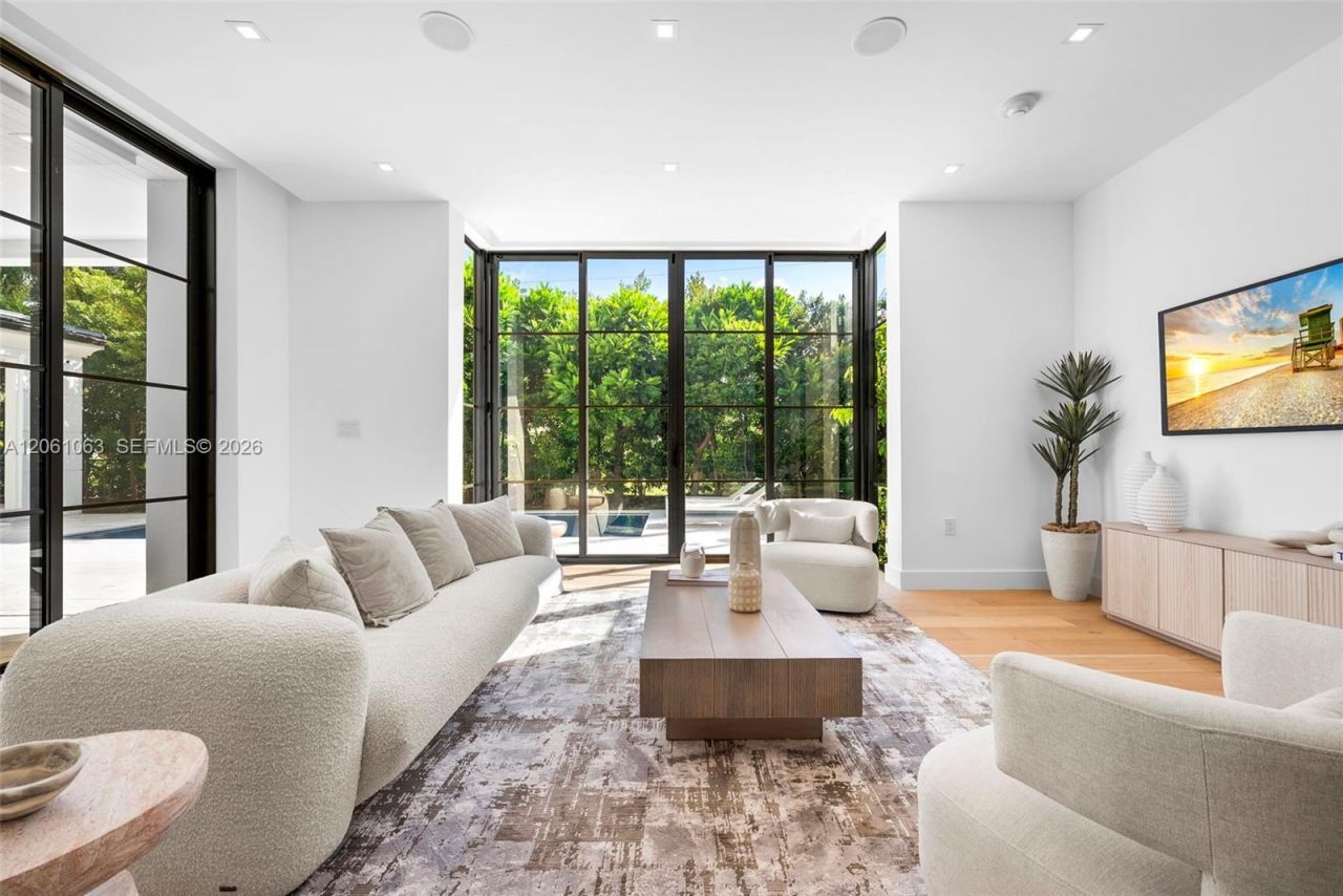 1220 S Alhambra Cir, Coral Gables, FL 33146 Photo