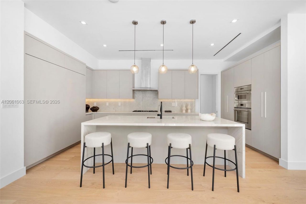 1220 S Alhambra Cir, Coral Gables, FL 33146 Photo