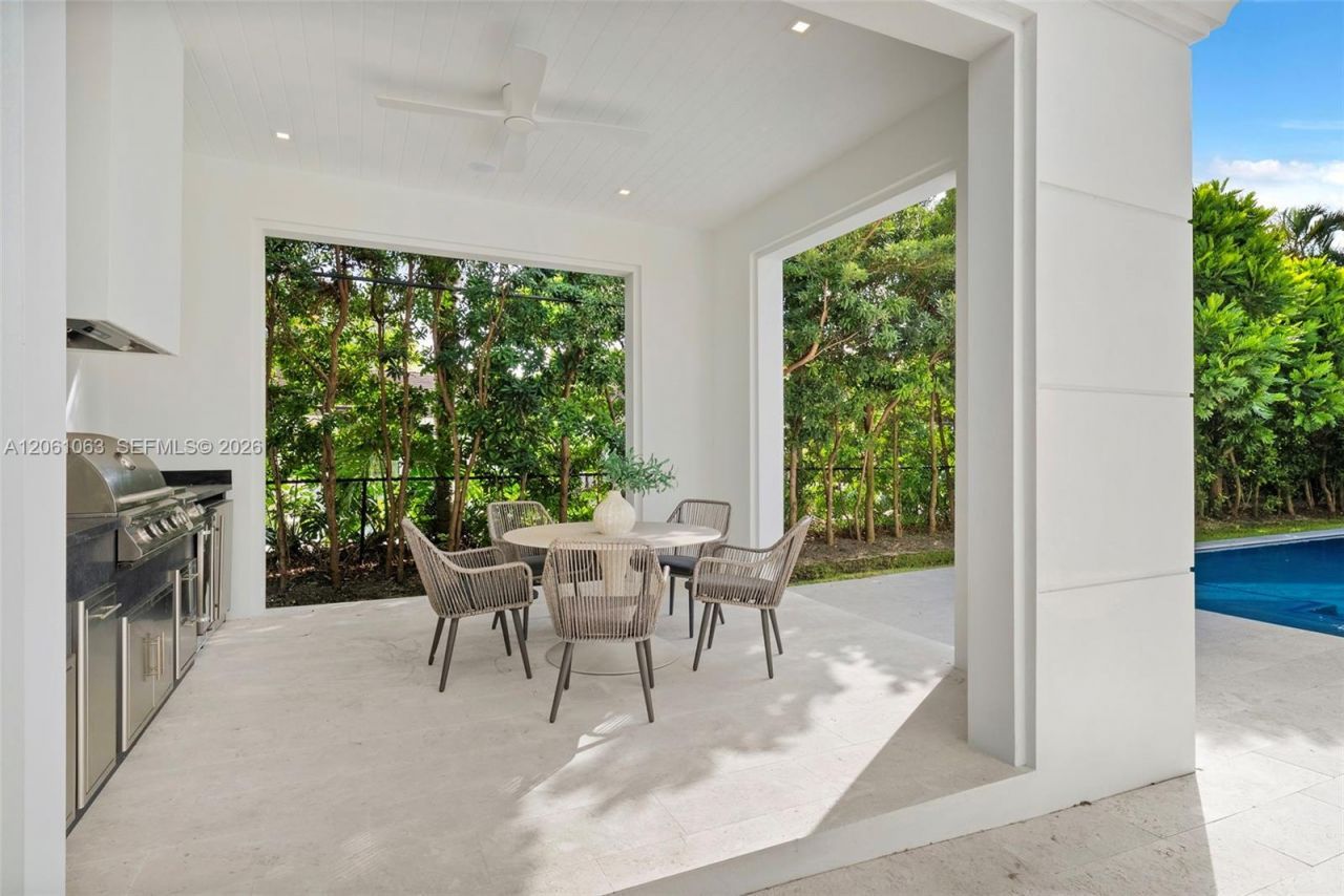 1220 S Alhambra Cir, Coral Gables, FL 33146 Photo