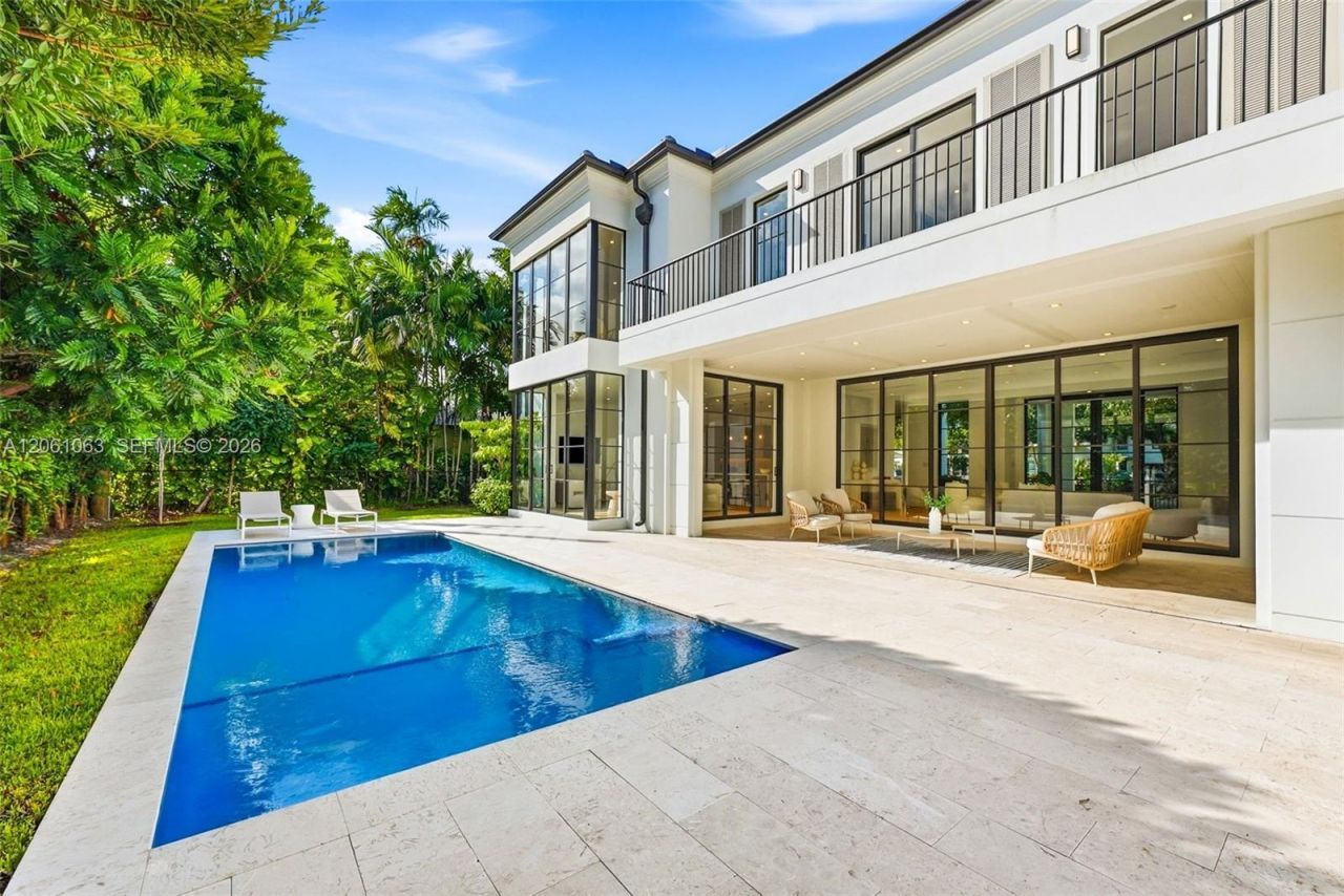 1220 S Alhambra Cir, Coral Gables, FL 33146 Photo