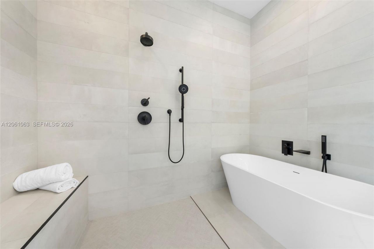 1220 S Alhambra Cir, Coral Gables, FL 33146 Photo