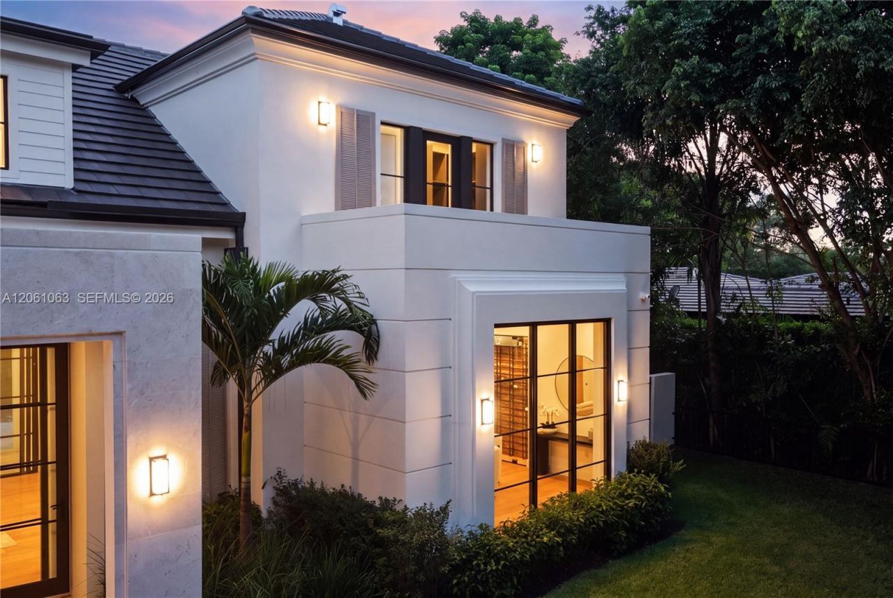 1220 S Alhambra Cir, Coral Gables, FL 33146 Photo