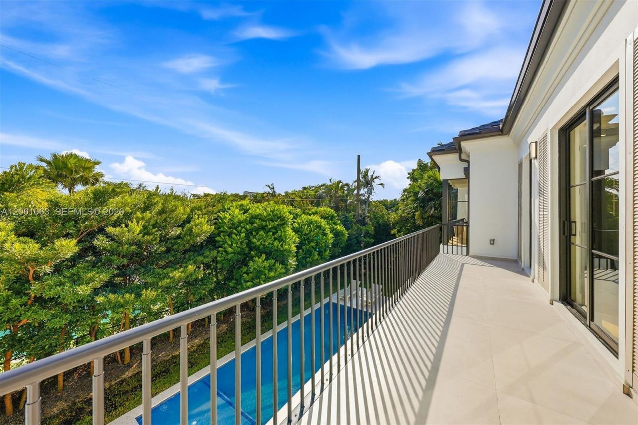 1220 S Alhambra Cir, Coral Gables, FL 33146 Photo