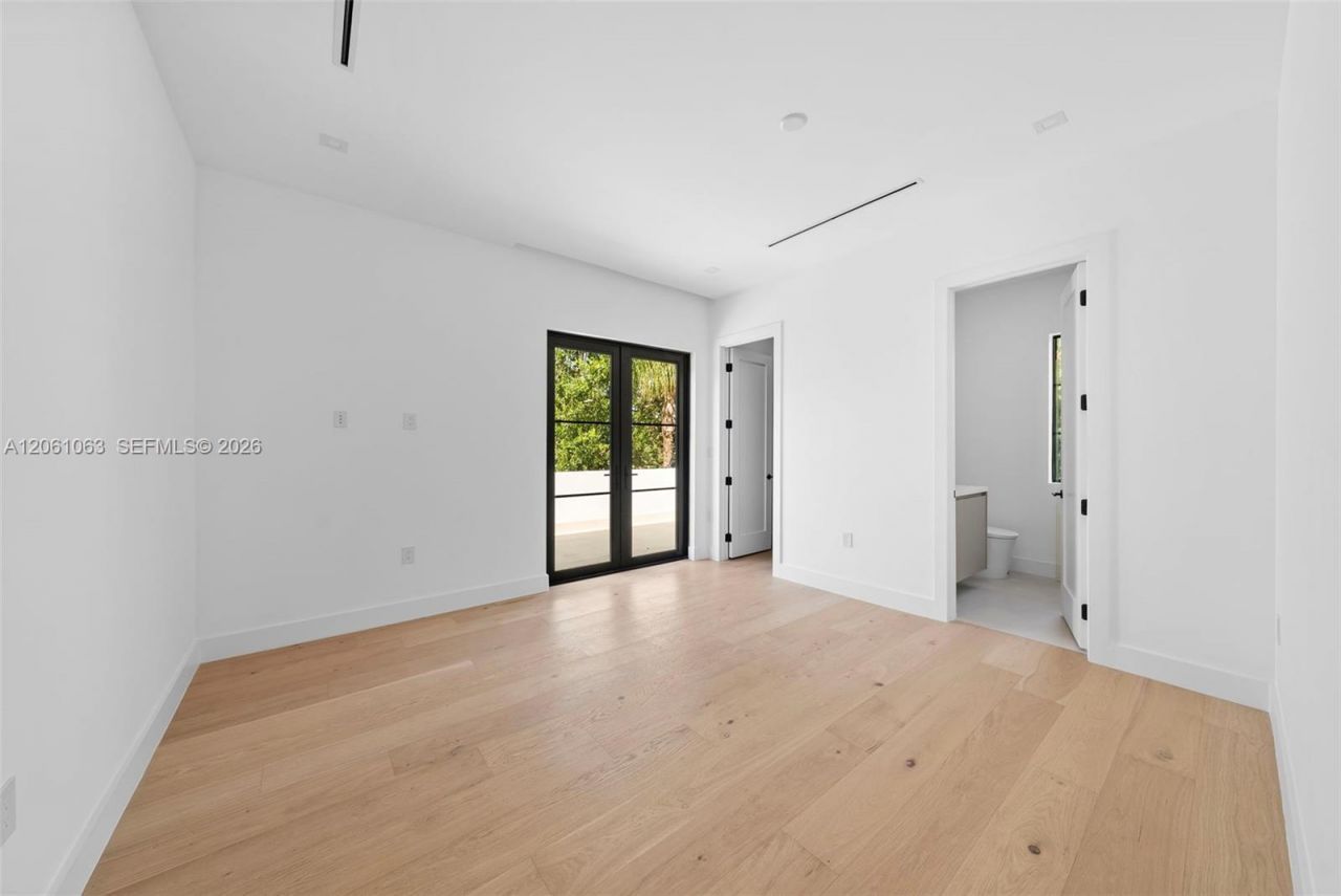 1220 S Alhambra Cir, Coral Gables, FL 33146 Photo