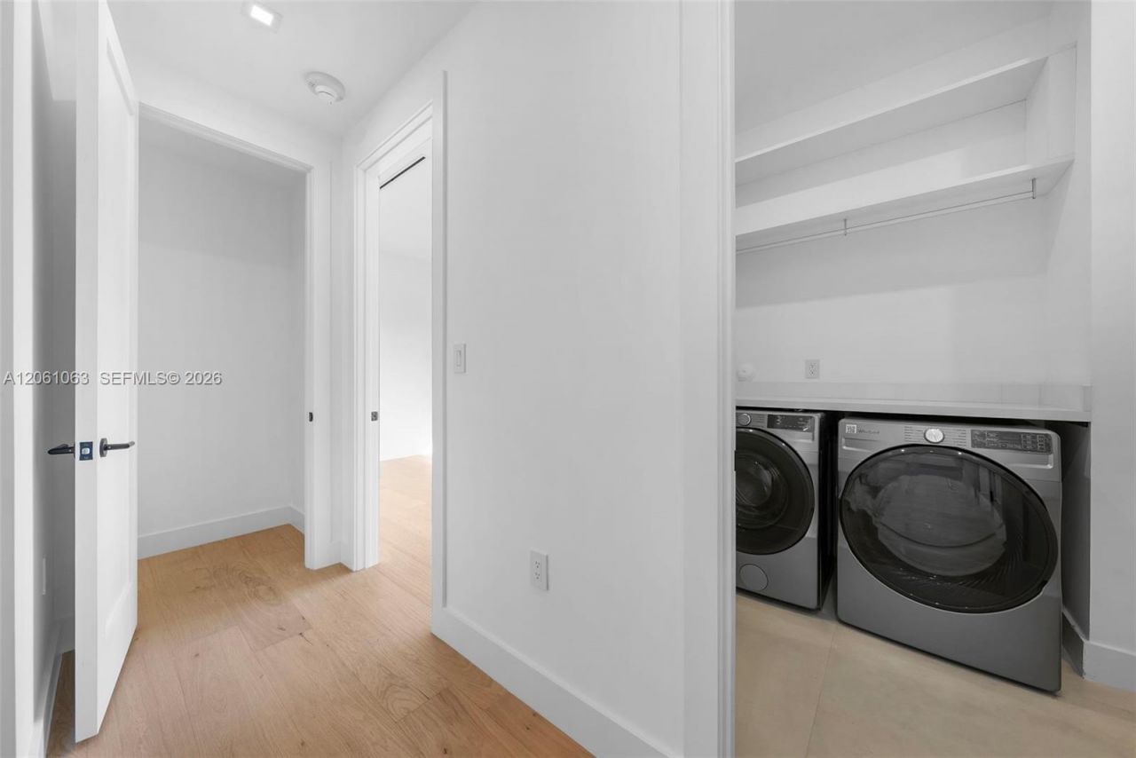 1220 S Alhambra Cir, Coral Gables, FL 33146 Photo