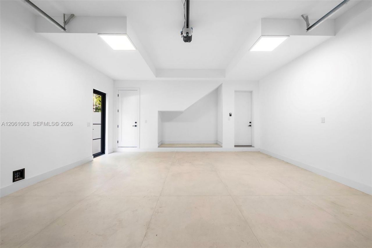 1220 S Alhambra Cir, Coral Gables, FL 33146 Photo