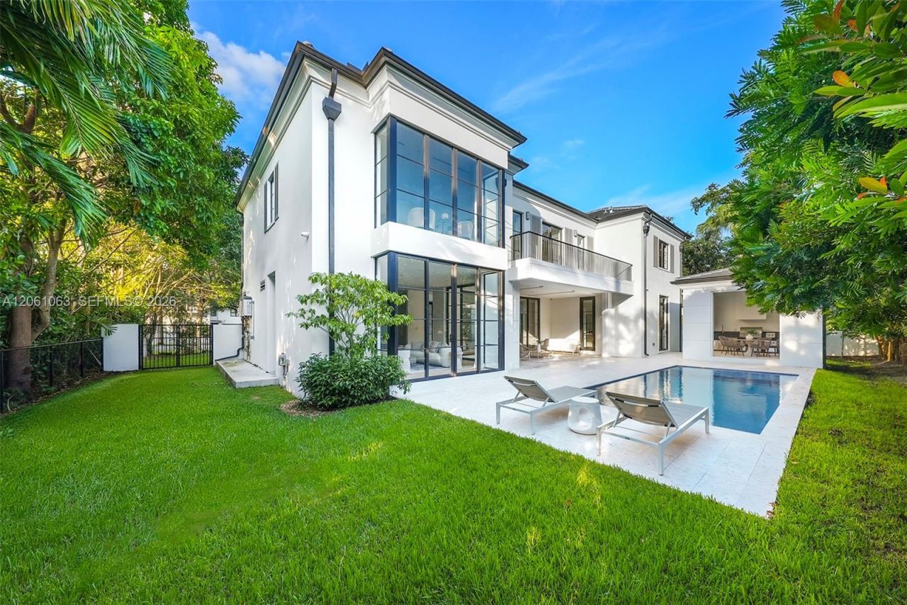 1220 S Alhambra Cir, Coral Gables, FL 33146 Photo