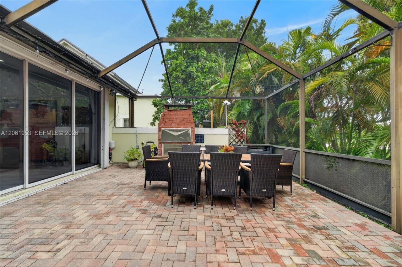 4749 NW 98th Pl, Doral, FL 33178 Photo