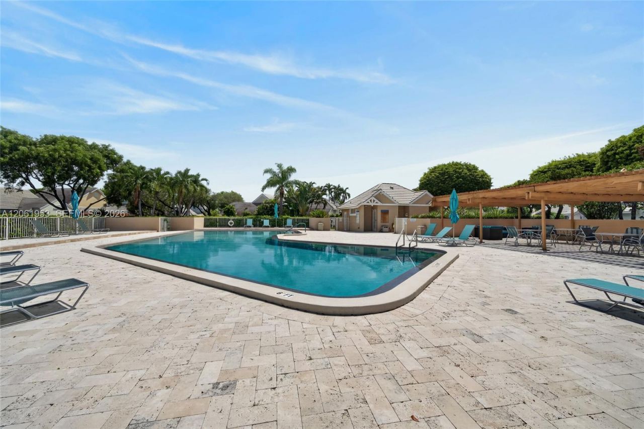 4749 NW 98th Pl, Doral, FL 33178 Photo