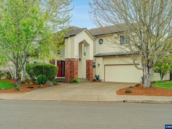 2520 NW Pinehurst Dr, McMinnville, OR 97128