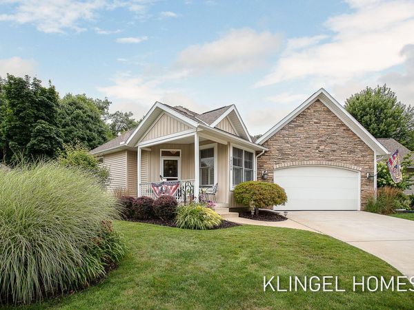 16260 Woodvale Boulevard, Unit 34, Spring Lake, MI 49456