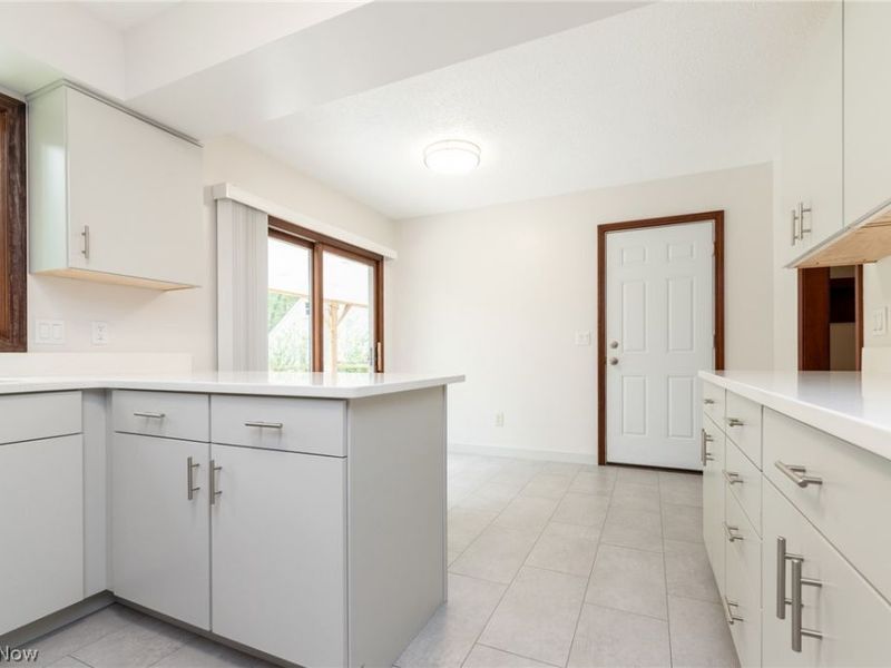 34300 Pettibone Road, Solon, OH 44139 Photo 10
