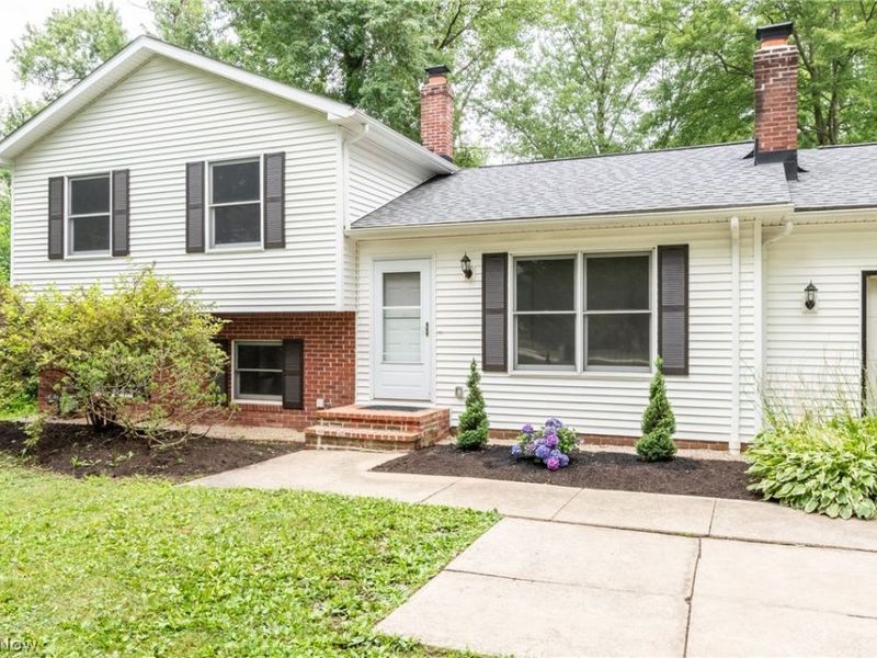34300 Pettibone Road, Solon, OH 44139 Photo 2