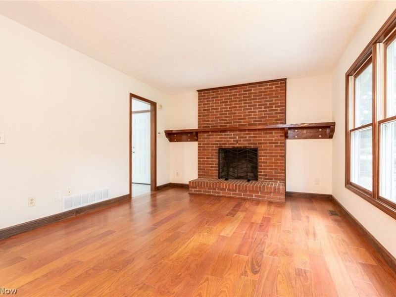 34300 Pettibone Road, Solon, OH 44139 Photo 4