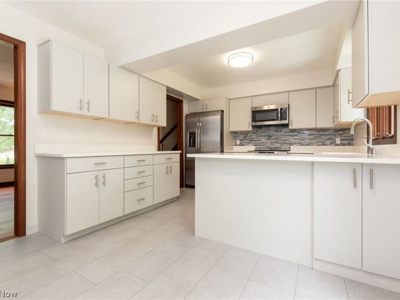 34300 Pettibone Road, Solon, OH 44139 Photo 6
