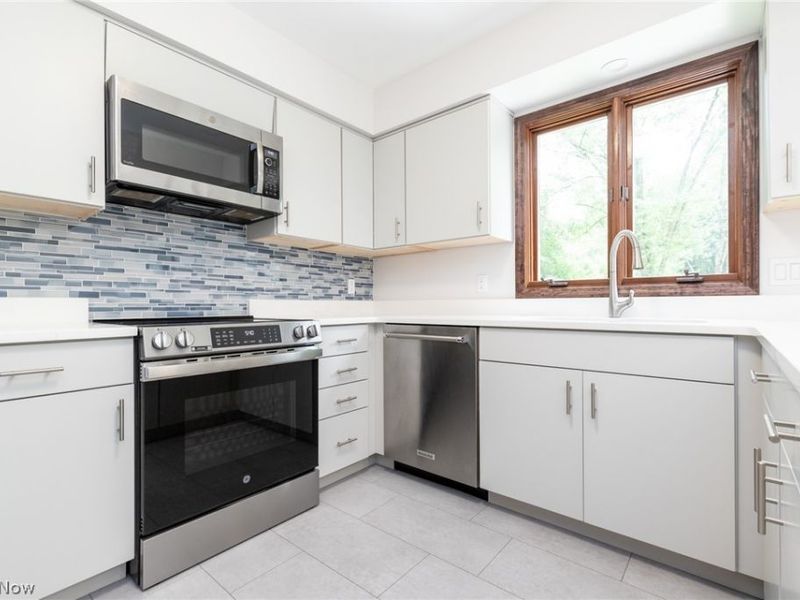 34300 Pettibone Road, Solon, OH 44139 Photo 9
