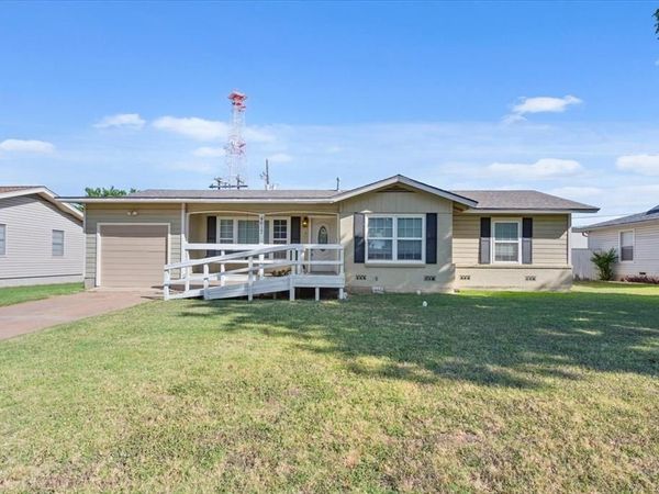 4617 Colonial Avenue , Waco, TX 76710