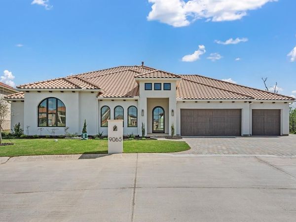 9065 Lakeside Drive , Fort Worth, TX 76179