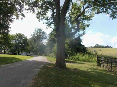 656 Edgar Lane, Versailles, KY 40383