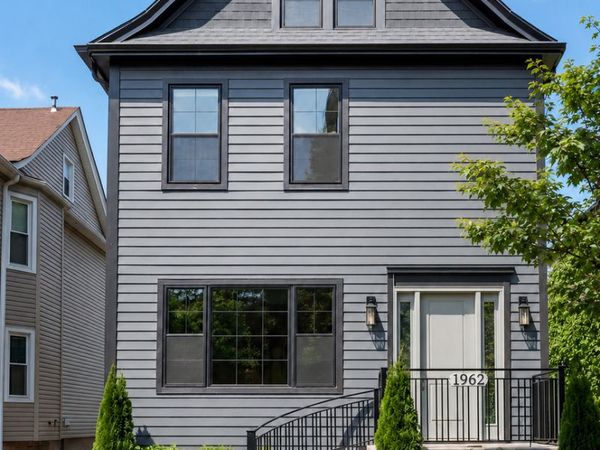 1962 W Wilson Avenue, Chicago, IL 60640