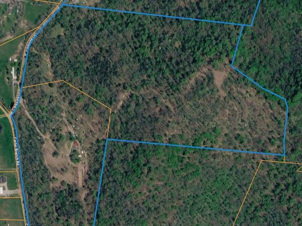 5056 Claiborne Ln , Hartsville, TN 37074