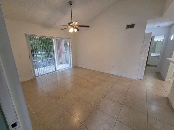 12130 SAINT ANDREWS Place, Unit 207, Miramar, FL 33025