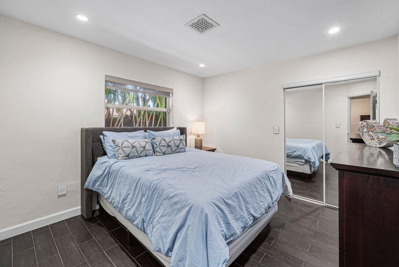 855 Berkeley Street, Boca Raton, FL 33487 Photo