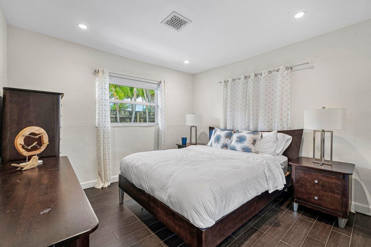 855 Berkeley Street, Boca Raton, FL 33487 Photo