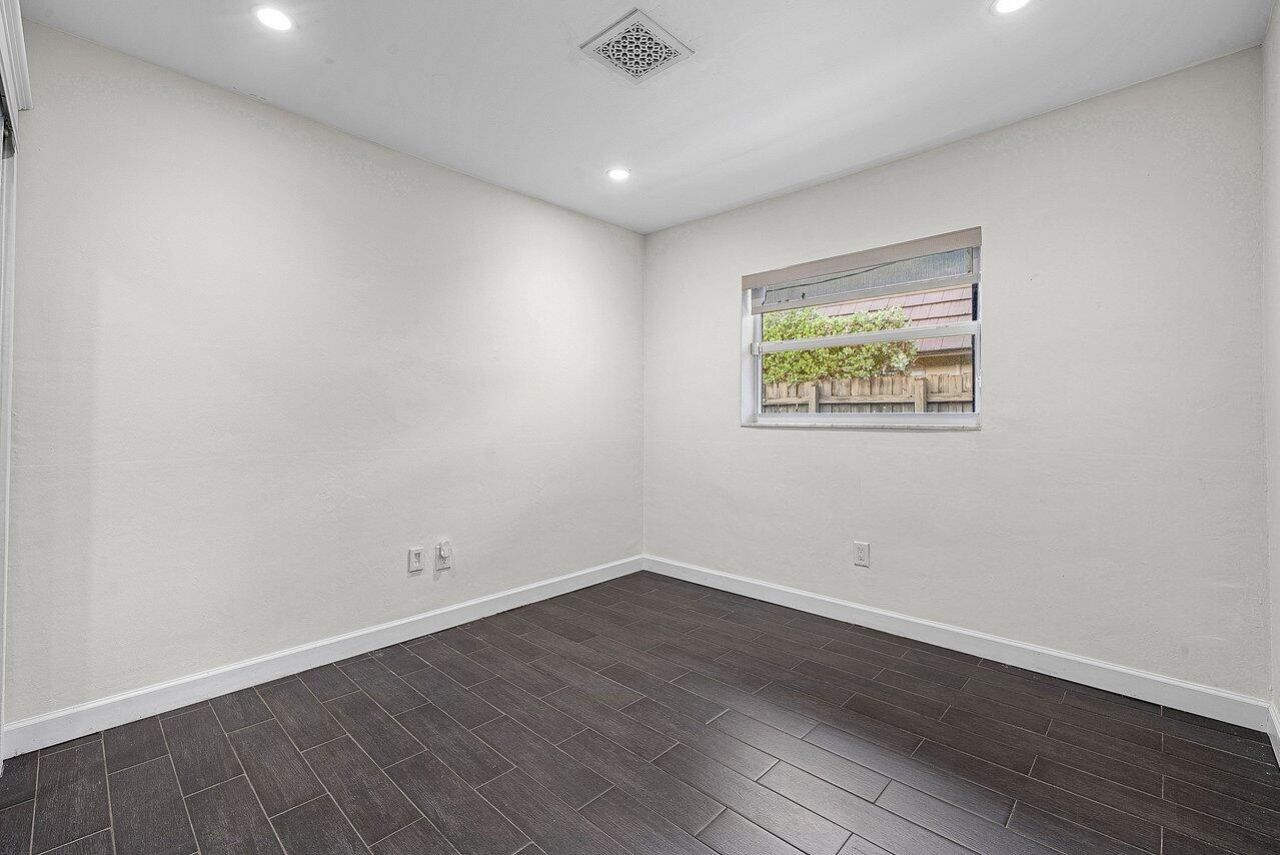 855 Berkeley Street, Boca Raton, FL 33487 Photo