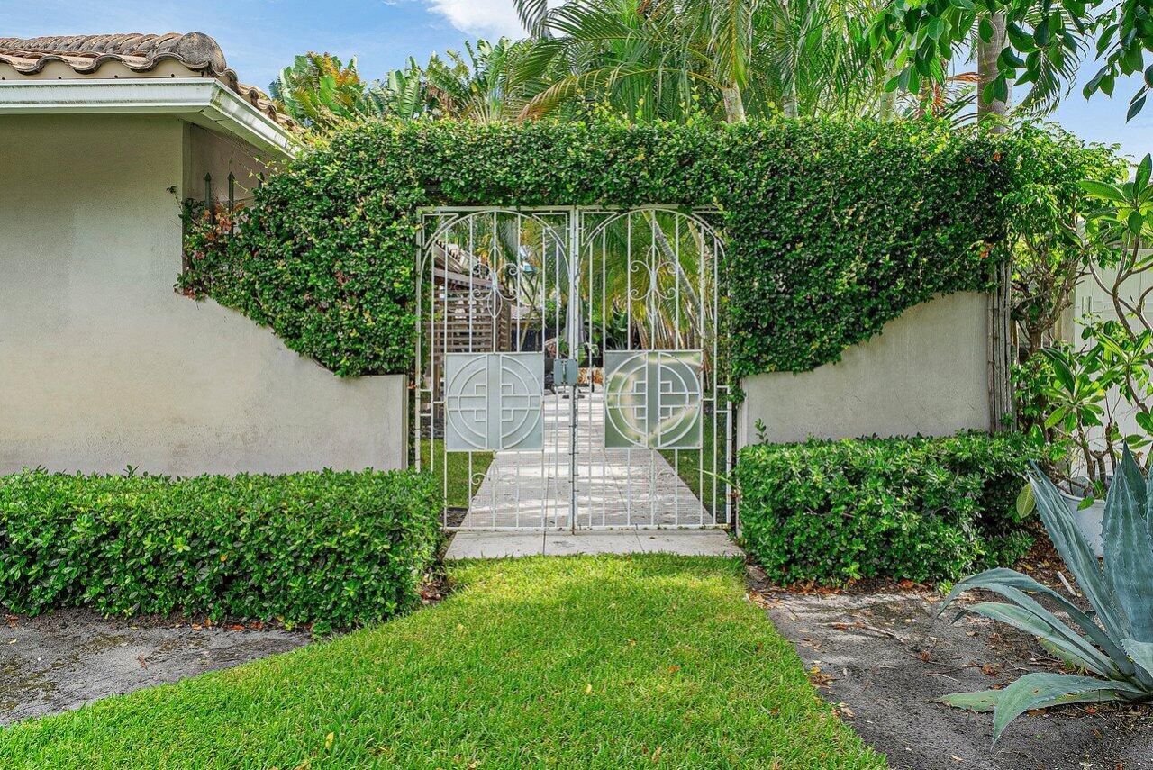 855 Berkeley Street, Boca Raton, FL 33487 Photo