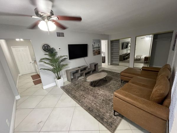 1708 NE 20TH Avenue, Unit 3, Fort Lauderdale, FL 33305