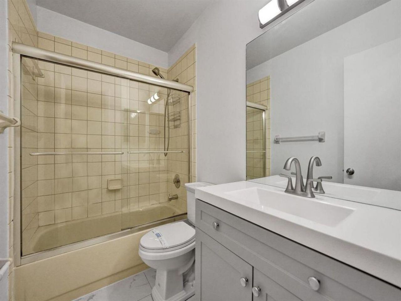9845 Riverside Drive, Unit 8-28, Coral Springs, FL 33071 Photo