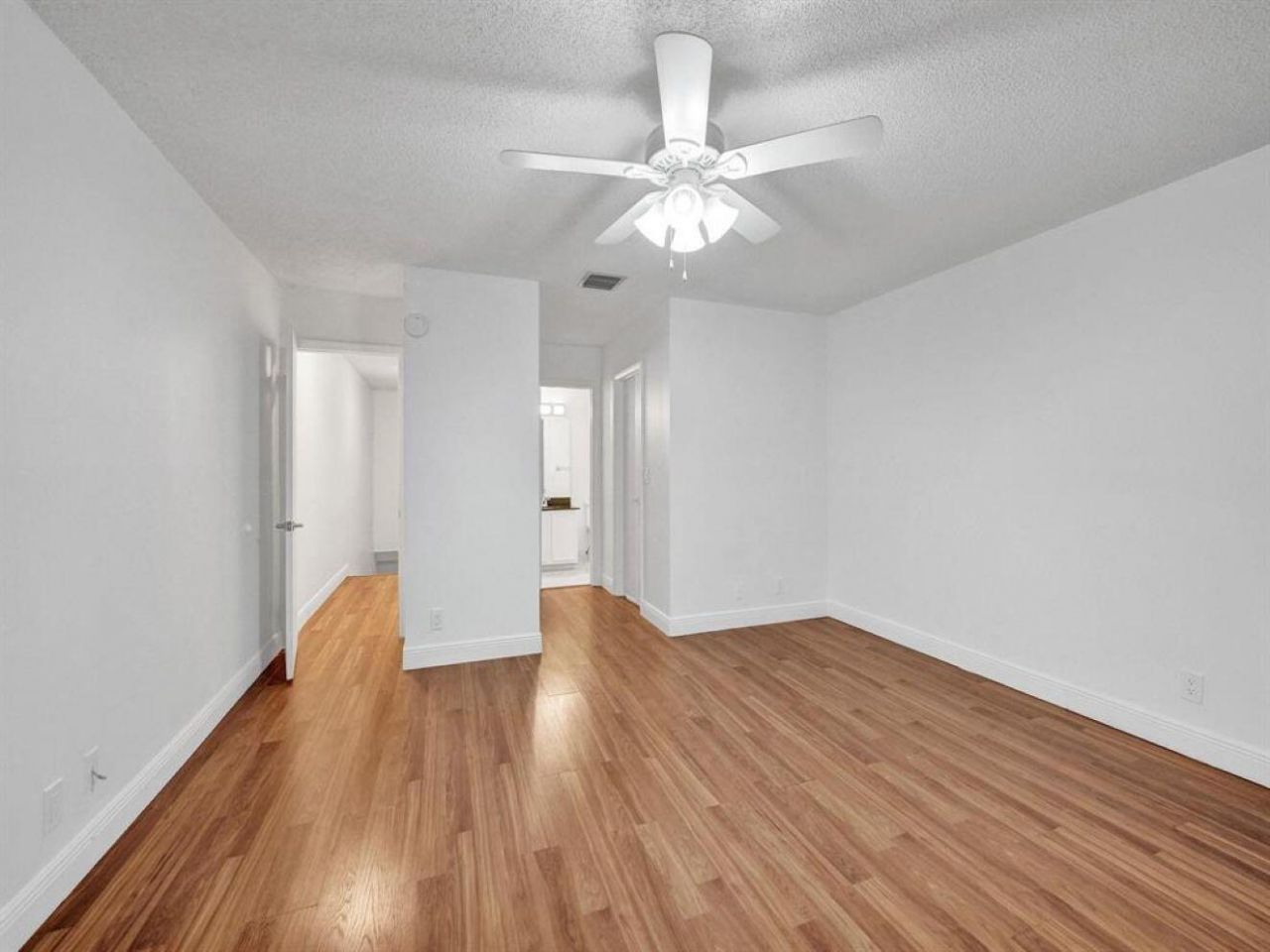 9845 Riverside Drive, Unit 8-28, Coral Springs, FL 33071 Photo