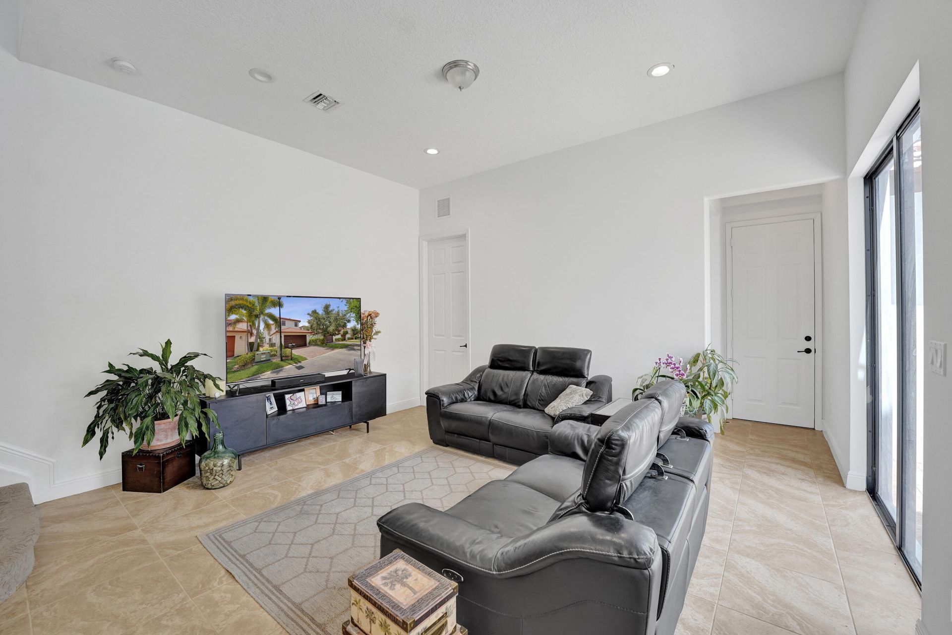 3760 NW 84th Way, Cooper City, FL 33024 Photo