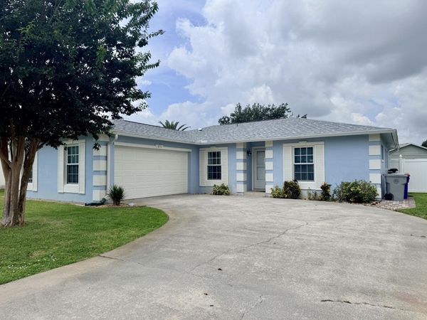571 24th Avenue, Vero Beach, FL 32962